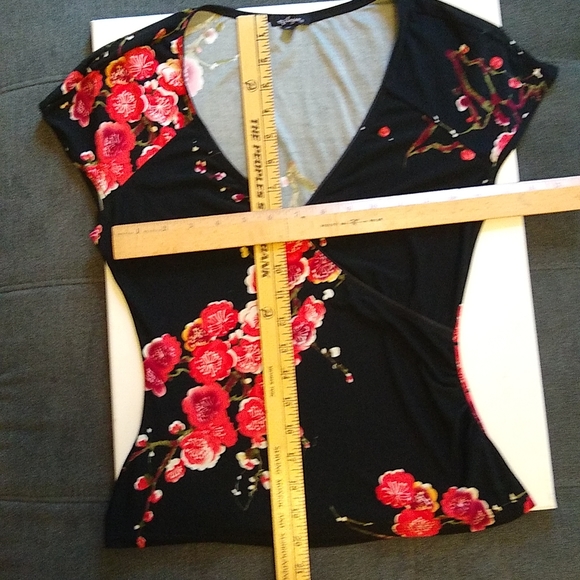 Black With red and orange floral design size small - Picture 6 of 7